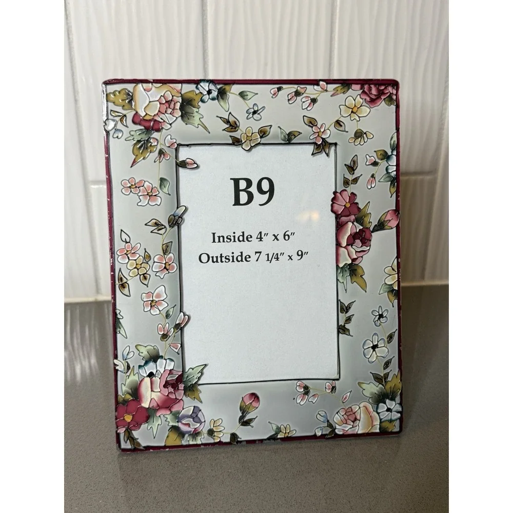 Lot of 3 Beautiful Glass & Wood Floral Design Picture Frame Pressed Flowers GUC